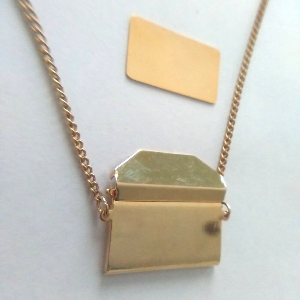 Vintage "I Love You" Mailbox Gold-Tone Necklace - Picture 5 of 7